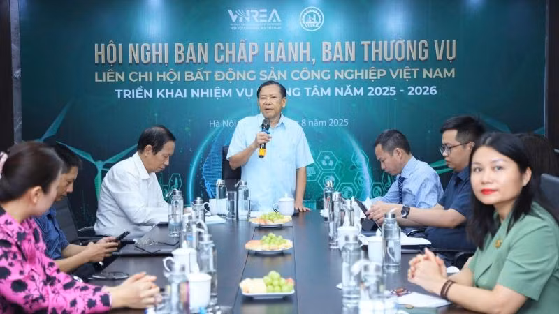 Tiến sĩ Nguyễn Văn Khôi, Chủ tịch Hiệp hội Bất động sản Việt Nam phát biểu tại hội nghị. (Ảnh: PV)
