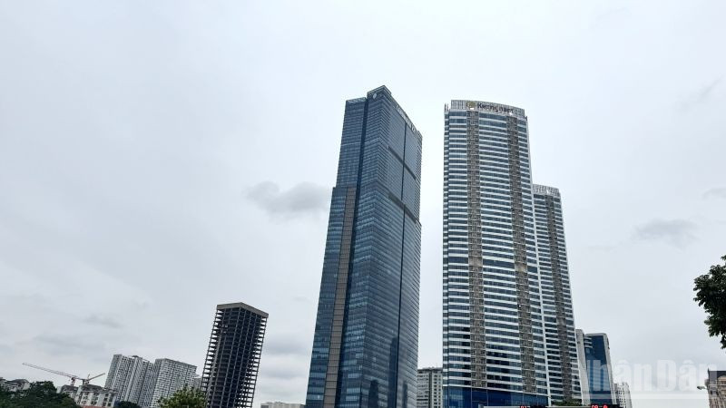 Chính phủ cần tính toán kỹ liều lượng và thời điểm thực thi chính sách, bảo đảm thị trường tăng trưởng mà không rủi ro. (Ảnh: HNV)