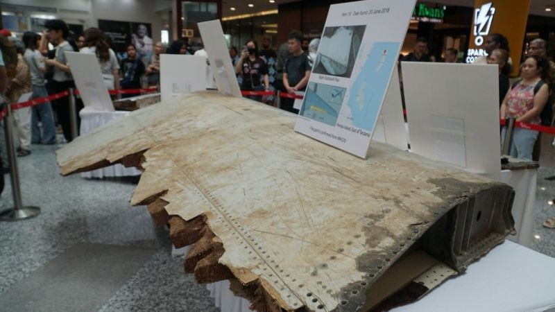 Một phần của cánh máy bay MH370. (Ảnh: TTXVN)