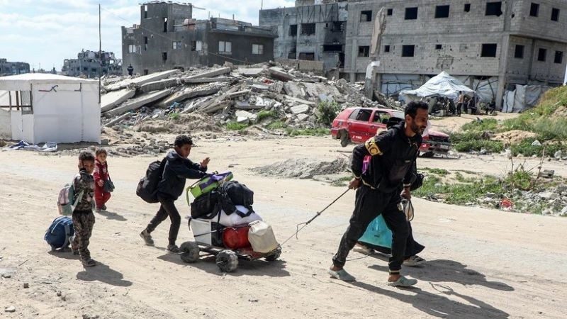 Người dân Palestine sơ tán tránh xung đột khỏi khu vực Jabalia, phía bắc dải Gaza, ngày 19/5/2025. (Ảnh: THX/TTXVN)