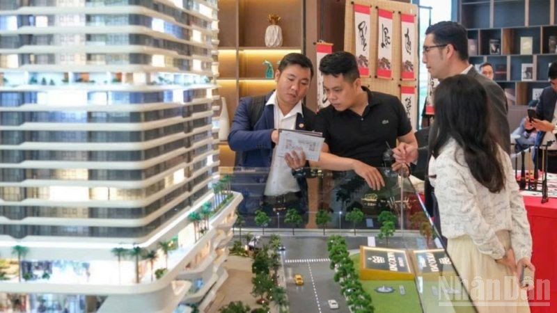 Ở phân khúc văn phòng, nguồn cung giai đoạn 2026-2028 chủ yếu là hạng A và tập trung tại khu vực phía tây và khu vực nội thành, củng cố xu hướng dịch chuyển sang nguồn cung chất lượng cao hơn ở ngoài trung tâm. (Ảnh: PV)