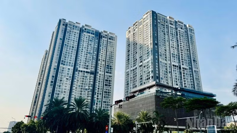 Người mua nhà lựa chọn căn hộ chuyển nhượng với các mức giá thích hợp hơn cho thu nhập của họ. (Ảnh: HNV)