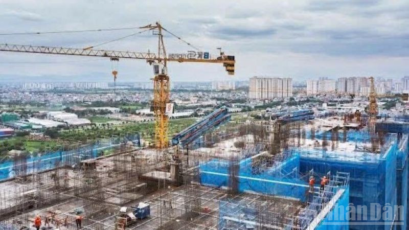 Việt Nam chuyển mình từ nền kinh tế "tích trữ đất" sang "tạo giá trị". (Ảnh: HNV)