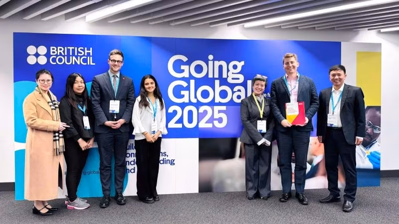 Đoàn đại biểu Việt Nam và Vương quốc Anh tại Going Global 2025. (Ảnh: HỘI ĐỒNG ANH)
