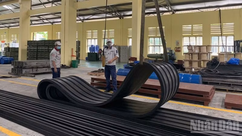 Dự tính xu hướng quý II/2026, đa số doanh nghiệp tin tưởng tình hình sản xuất-kinh doanh vẫn ổn định. (Ảnh: HNV)