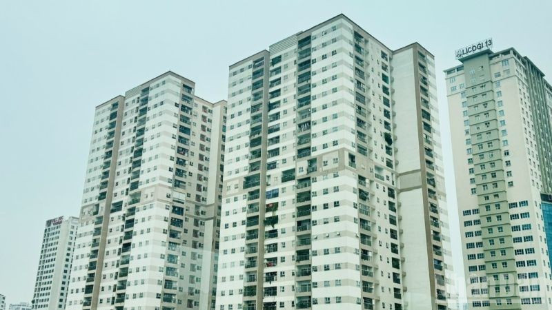 Năm 2025, thị trường căn hộ Hà Nội ghi nhận thêm khoảng 6.000 căn hộ mới, nâng tổng nguồn cung cả năm lên hơn 24.000 căn. (Ảnh: HNV)