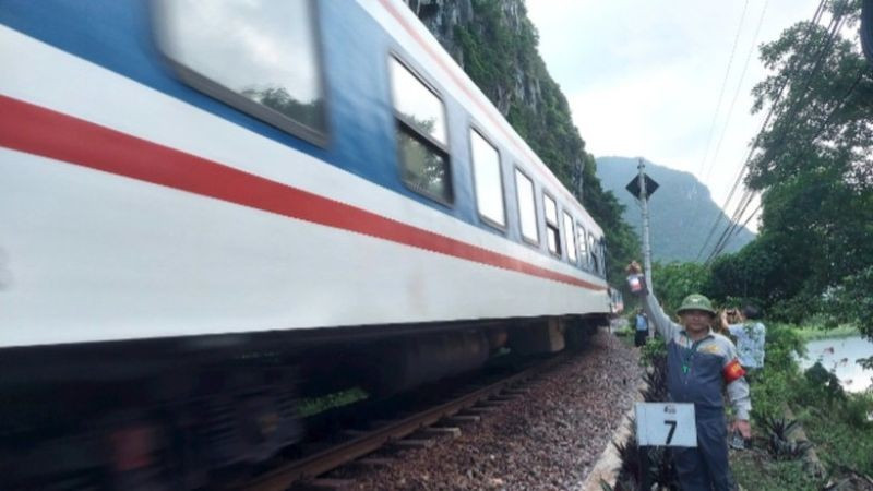 Một đoạn đường sắt qua địa phận Tuyên Hóa, Quảng Bình (cũ).