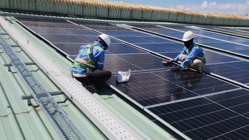 Tận dụng lợi thế quy mô, đẩy mạnh giải ngân vốn đầu tư công và phát triển các lĩnh vực mới (chuyển đổi số, kinh tế xanh) là xu thế chính. (Ảnh: PV)