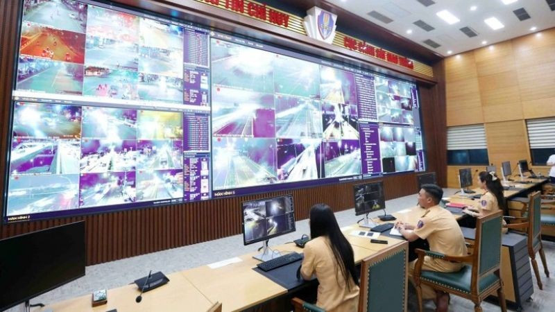 Hệ thống giám sát tại Trung tâm thông tin chỉ huy cảnh sát giao thông. (Ảnh: PV)