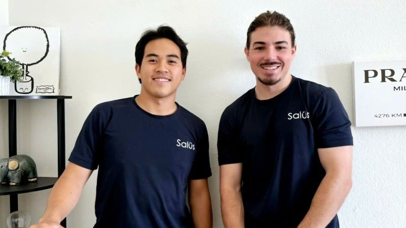 Doanh nhân trẻ Trung Trần và đồng sáng lập Kostas Nikolakopulos cùng tâm huyết với dự án Salus Health. (Ảnh: NHÂN VẬT CUNG CẤP)