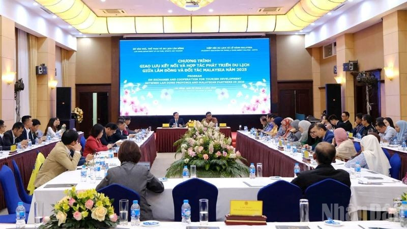Chương trình giao lưu kết nối và hợp tác phát triển du lịch giữa Lâm Đồng và đối tác Malaysia diễn ra chiều 6/11.