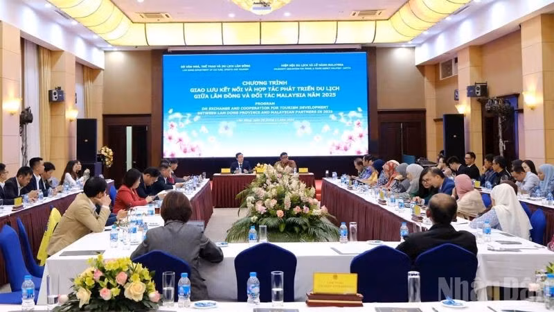 Chương trình giao lưu kết nối và hợp tác phát triển du lịch giữa Lâm Đồng và đối tác Malaysia diễn ra chiều 6/11.