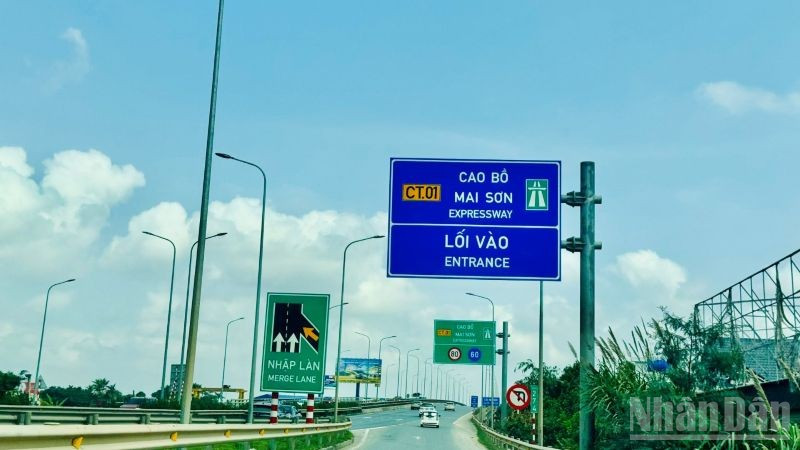 Không ngừng nâng cao chất lượng hạ tầng giao thông phục vụ phát triển kinh tế-xã hội. (Ảnh: HNV)