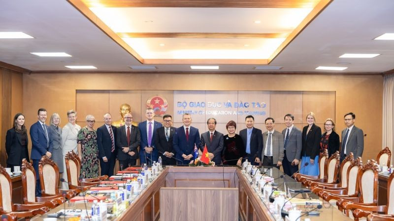 Ký kết giữa các trường đại học hàng đầu của Australia với Cục hợp tác quốc tế - Bộ Giáo dục và Đào tạo Việt Nam trong khuôn khổ Đề án 89 về nâng cao năng lực đội ngũ giảng viên và cán bộ quản lý các cơ sở giáo dục đại học. (Ảnh: Đại sứ quán Australia)