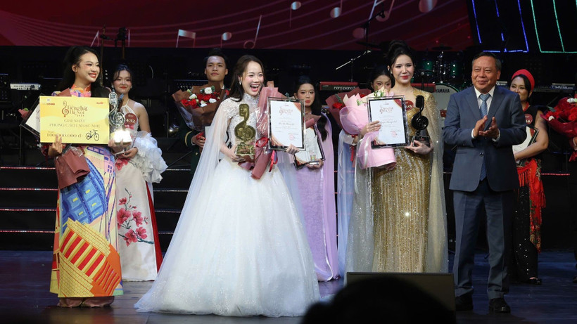 Thí sinh Đào Lê Phương Chi tại lễ trao giải Quán quân "Tiếng hát Hà Nội 2025".