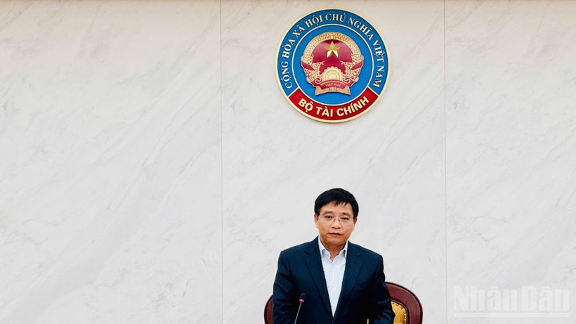 Ủy viên Trung ương Đảng, Bộ trưởng Tài chính Nguyễn Văn Thắng phát biểu tại hội nghị. (Ảnh: HNV)