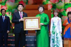 Chủ tịch nước Lương Cường trao tặng danh hiệu Anh hùng Lao động cho Tập đoàn ThaiBinh Seed.