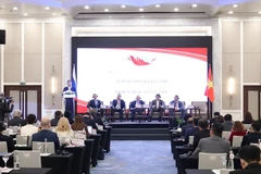 Phó Chủ tịch UBND TP Hà Nội Nguyễn Mạnh Quyền phát biểu tại diễn đàn