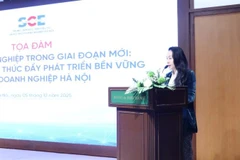 Bà Nghiêm Thị Hoàng Anh, Phó Giám đốc Trung tâm Xúc tiến đầu tư và Hỗ trợ doanh nghiệp Hà Nội phát biểu khai mạc. (Ảnh: ANH MINH).