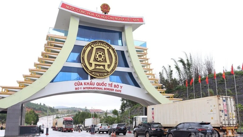 Cửa khẩu quốc tế Bờ Y nằm trên tuyến hành lang kinh tế đông-tây, động lực tăng trưởng mới của tỉnh Quảng Ngãi.