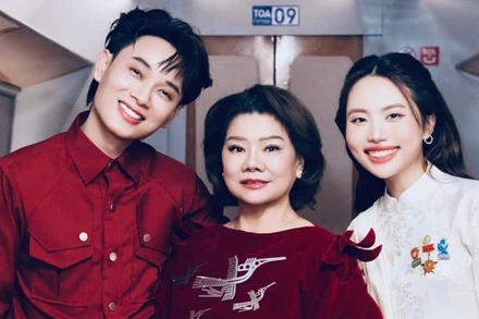 Nghệ sĩ Nhân dân Thanh Hoa, Trúc Nhân và Phương Mỹ Chi trong hậu trường MV "Made in VietNam". (Ảnh: Nhân vật cung cấp)