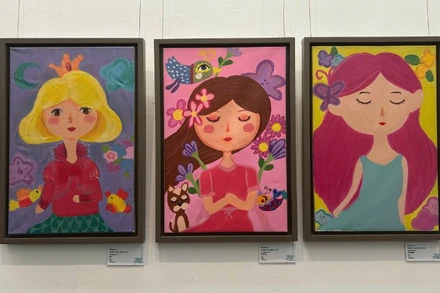 Tác phẩm: Mẹ; Tự họa; Chị Minh (Từ trái qua phải) - Tác giả Khúc Cao Bảo Chi 