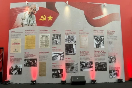 Không gian giới thiệu thông tin của Chủ tịch Hồ Chí Minh và các Tổng Bí thư của Đảng. 