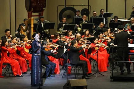 Chương trình nghệ thuật đặc biệt “Bản giao hưởng mùa Thu” hướng tới kỷ niệm 80 năm Cách mạng Tháng Tám và Quốc Khánh 2/9 (Nguồn: Nhà hát Hồ Gươm)