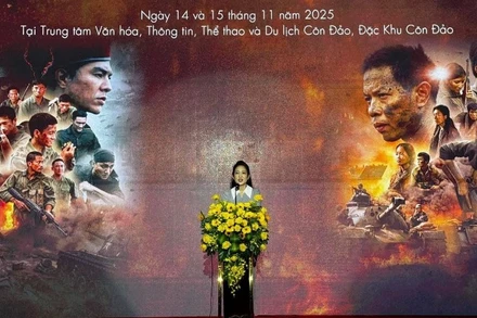 Phó Giám đốc Sở Văn hóa-Thể thao Thành phố Nguyễn Thị Thanh Thúy phát biểu tại buổi công chiếu phim “Mưa đỏ”.