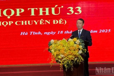 Đồng chí Phan Thiên Định, Chủ tịch Ủy ban nhân dân tỉnh Hà Tĩnh phát biểu nhận nhiệm vụ.