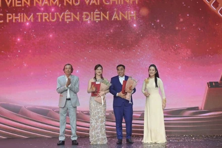 Trao giải nam, nữ diễn viên chính xuất sắc phim truyện điện ảnh tại Giải thưởng Cánh diều năm 2024.