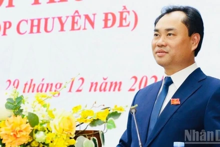 Bí thư Tỉnh ủy Trịnh Việt Hùng phát biểu tại Kỳ họp. (Ảnh: THANH SƠN)