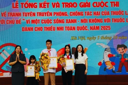 Trao giải cuộc thi vẽ tranh tuyên truyền phòng chống tác hại của thuốc lá dành cho thiếu nhi toàn quốc năm 2025.