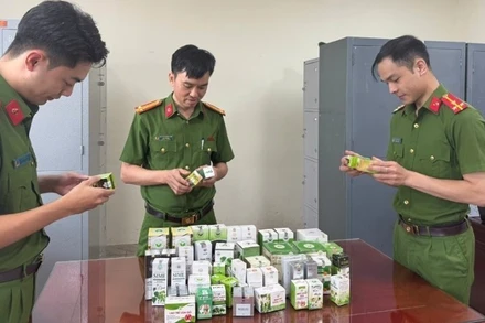 Công an Thanh Hóa triệt phá đường dây sản xuất, buôn bán thực phẩm chức năng giả.