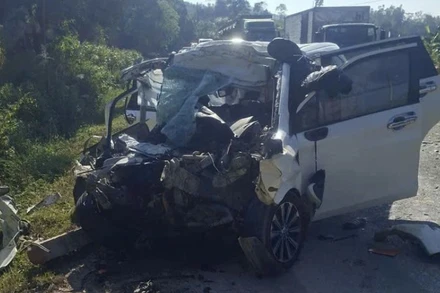 Vụ tai nạn đã khiến 4 người tử vong tại chỗ, 2 người bị thương nặng.