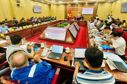 Đoàn công tác của Bộ Xây dựng và Bộ Quốc phòng làm việc với tỉnh Quảng Ngãi và các đơn vị.