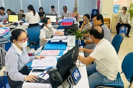 Chuyển đổi số và minh bạch thủ tục hành chính góp phần giảm thiểu tình trạng nhũng nhiễu, tiêu cực.