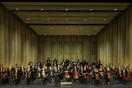 Chương trình nghệ thuật đặc biệt “Bản giao hưởng mùa thu” sẽ được tổ chức tại Nhà hát Hồ Gươm. (Ảnh minh họa)