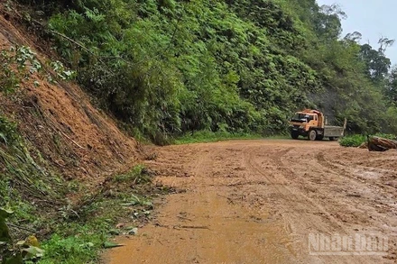 Tỉnh lộ 673 đã thông tuyến bảo đảm cho người dân đi lại an toàn.
