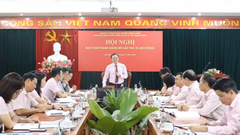 Đảng bộ Ngân hàng Chính sách xã hội Trung ương đã lãnh đạo thực hiện thắng lợi, toàn diện các chỉ tiêu Nghị quyết đại hội.