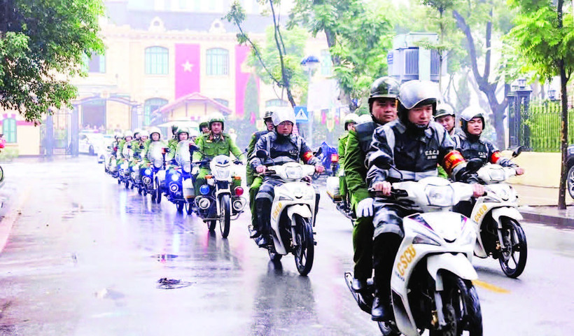 Công an Hà Nội ra quân mở đợt cao điểm tấn công, trấn áp tội phạm bảo vệ tuyệt đối Đại hội XIV của Đảng và Tết Nguyên đán Bính Ngọ. (Ảnh PHÚ KHÁNH)