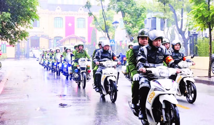 Công an Hà Nội ra quân mở đợt cao điểm tấn công, trấn áp tội phạm bảo vệ tuyệt đối Đại hội XIV của Đảng và Tết Nguyên đán Bính Ngọ. (Ảnh PHÚ KHÁNH)