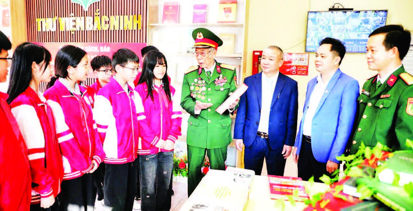 Hoạt động giới thiệu sách tại Thư viện Bắc Ninh số 1.