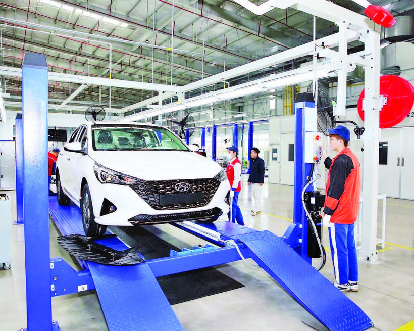 Dây chuyền sản xuất nhà máy ô tô Hyundai Thành Công, tỉnh Ninh Bình.