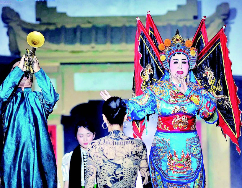 Chương trình nghệ thuật Âm thanh vĩnh cửu - lấy cảm hứng từ di sản tạo ấn tượng mạnh mẽ trong Festival Thăng Long - Hà Nội vừa mới diễn ra.