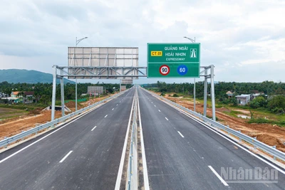 Đoạn tuyến cao tốc Quảng Ngãi-Hoài Nhơn tuy đã hoàn thành thi công song vẫn chưa thể đưa vào khai thác do "tắc" khâu nghiệm thu.