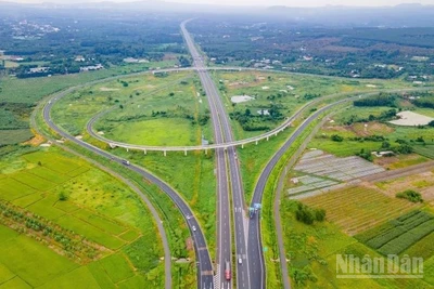 Chặng đường 80 năm phát triển vừa qua, những người làm giao thông vận tải đã tạo nên bản sắc riêng, ghi dấu ấn đậm nét ở mỗi 'bước ngoặt' phát triển của đất nước.