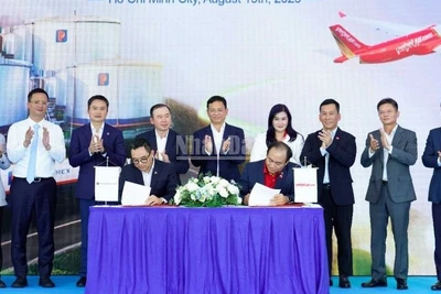 Hãng hàng không Vietjet tiên phong sử dụng nhiên liệu hàng không bền vững SAF (Sustainable Aviation Fuel) do Petrolimex Aviation sản xuất tại Việt Nam trên các chuyến bay của hãng.