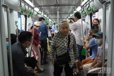 Hà Nội Metro miễn phí vé đi tàu ở cả hai tuyến Cát Linh-Hà Đông và Nhổn-Ga Hà Nội trong 4 ngày nghỉ lễ 2/9.