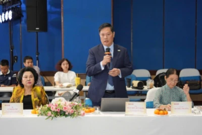 Các doanh nghiệp nêu ý kiến tại diễn đàn. (Ảnh: Báo Người Lao Động)